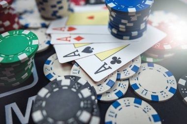 Live dealer tables: blackjack, roulette, Dragon Tiger